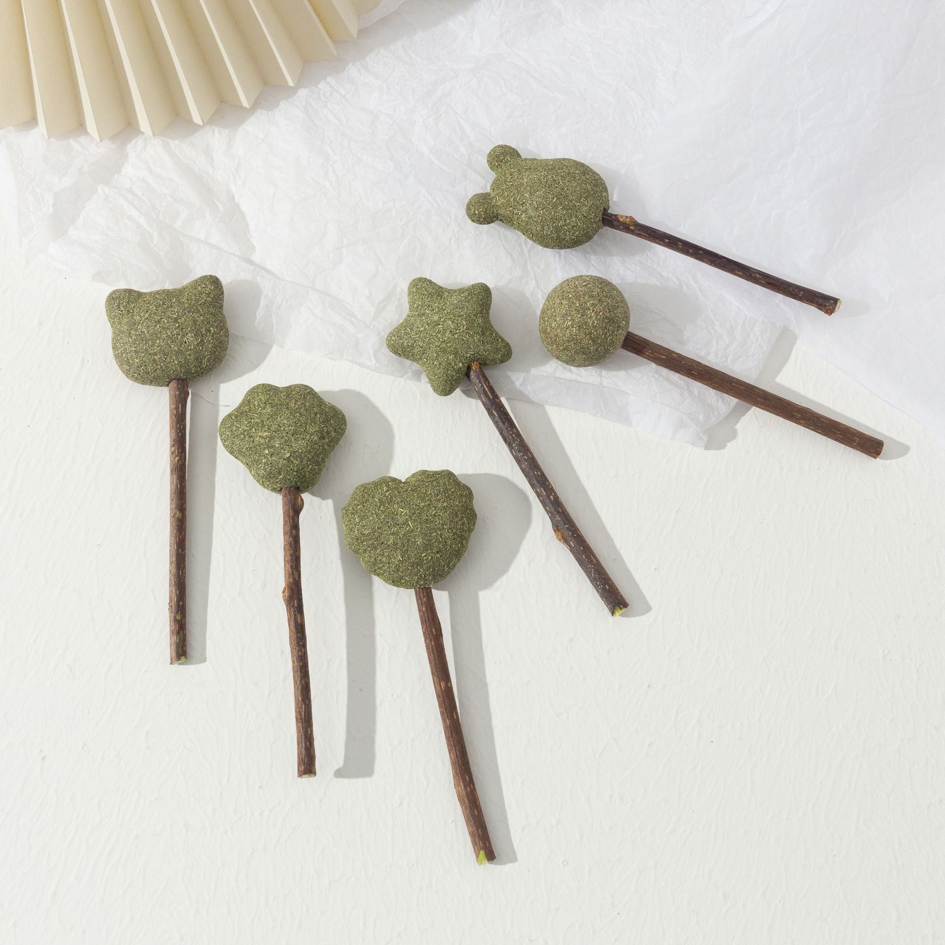 Natural Silvervine Catnip Lollipop for Cats - Interactive Chew Toy & Dental Treat